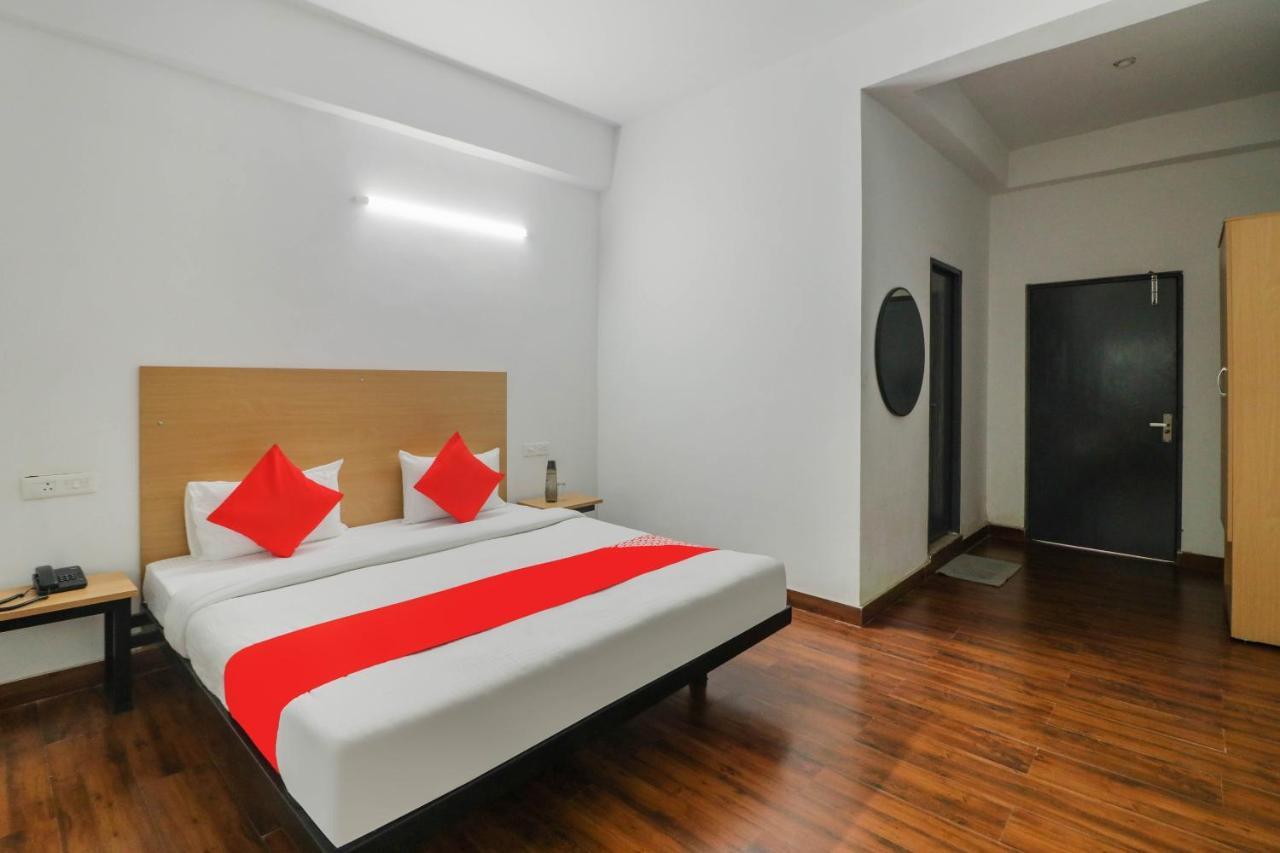 Townhall Bhiwadi Dış mekan fotoğraf
