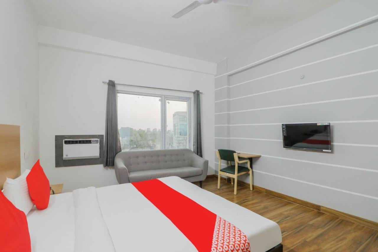 Townhall Bhiwadi Dış mekan fotoğraf