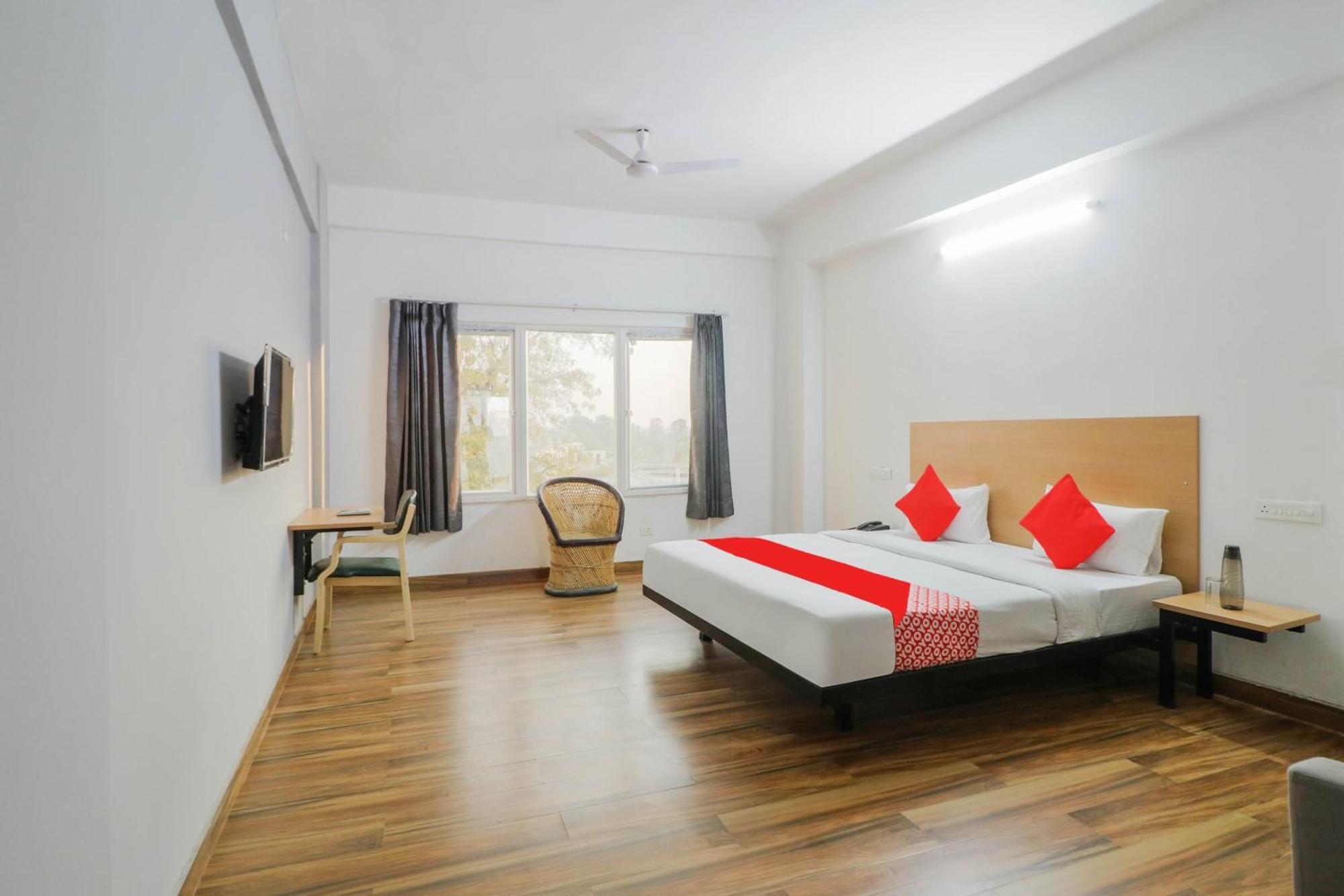 Townhall Bhiwadi Dış mekan fotoğraf