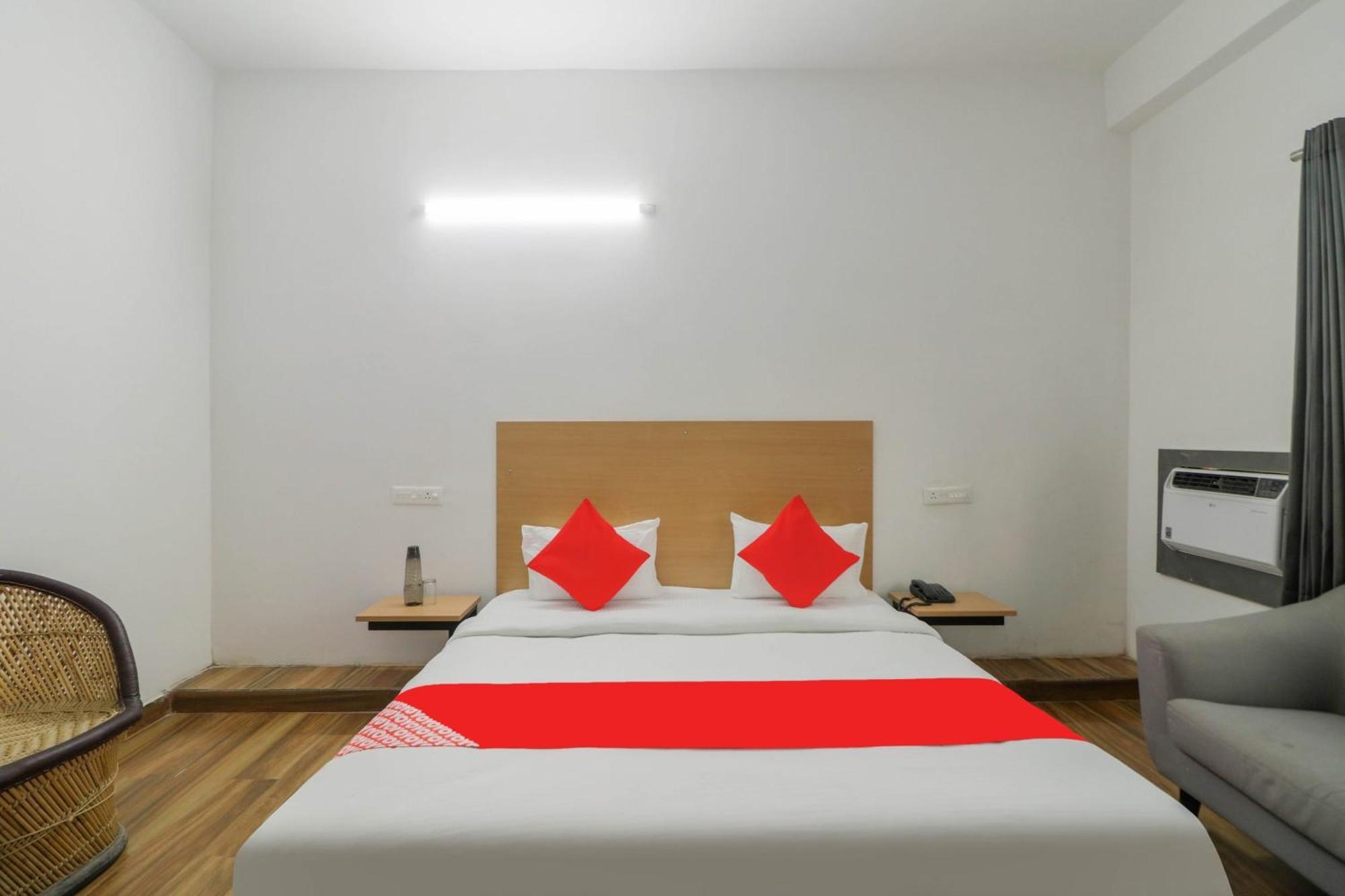 Townhall Bhiwadi Dış mekan fotoğraf
