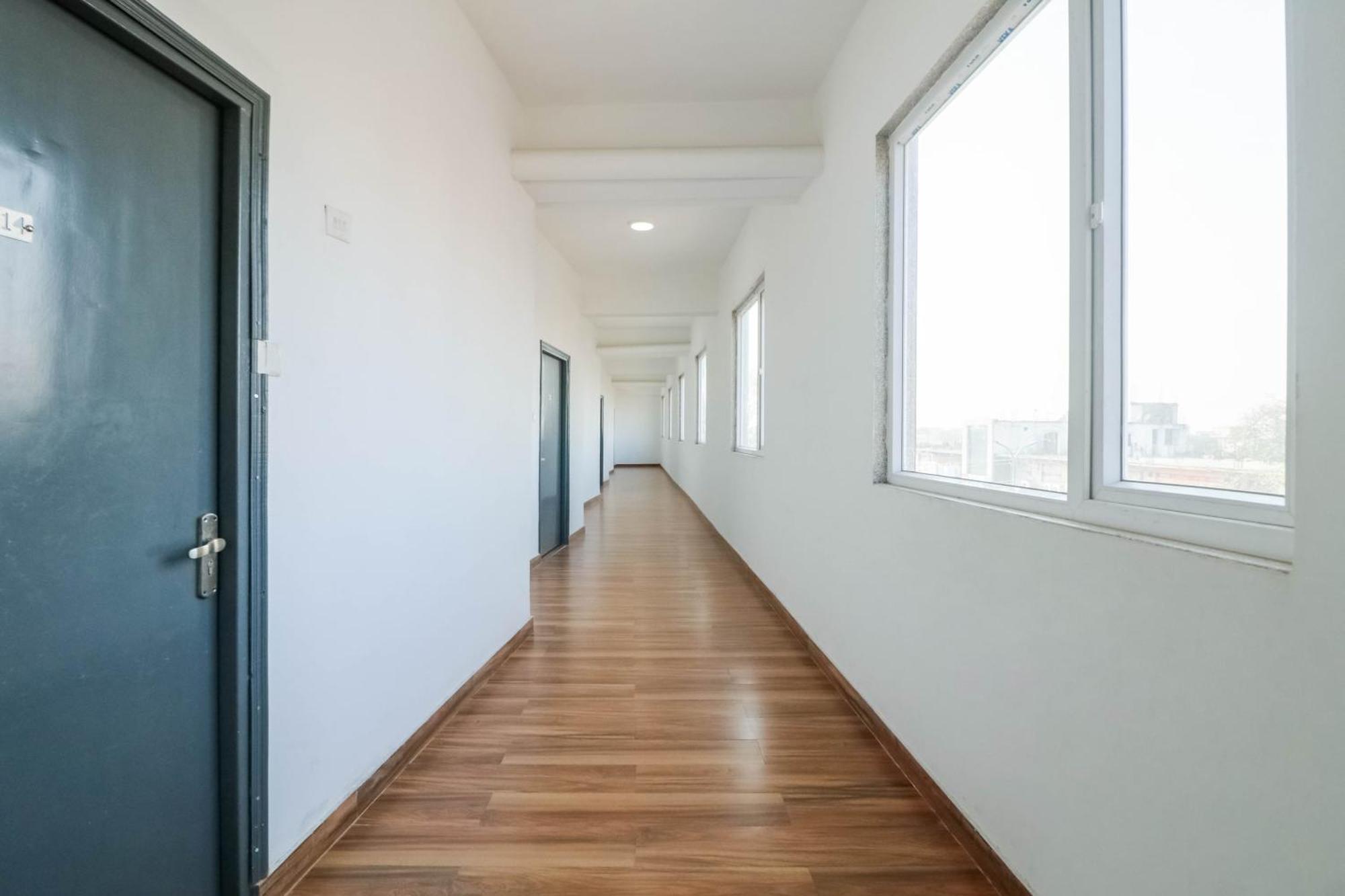 Townhall Bhiwadi Dış mekan fotoğraf