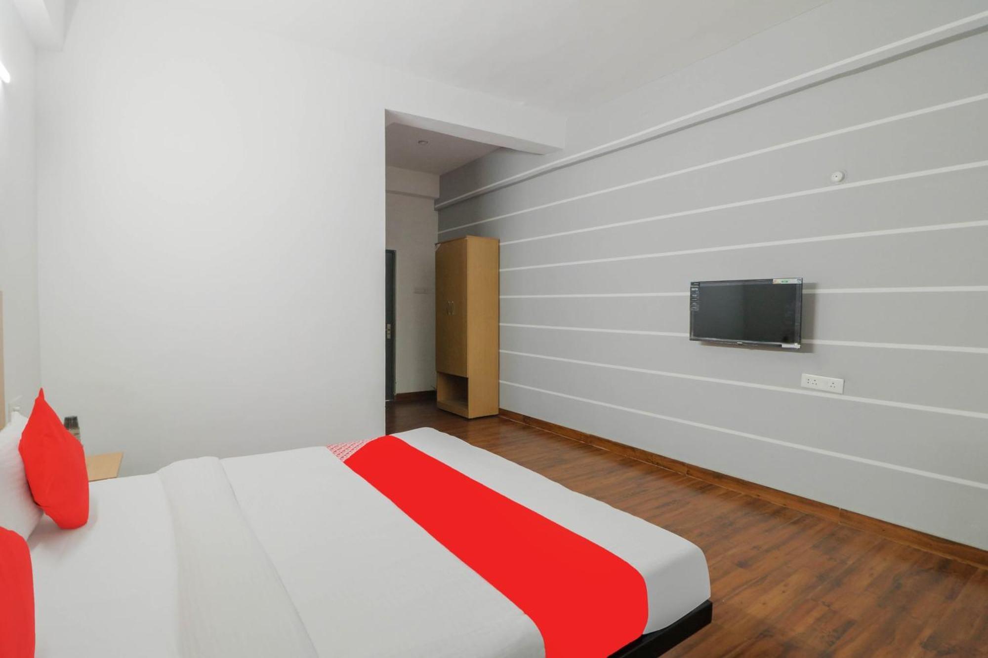 Townhall Bhiwadi Dış mekan fotoğraf