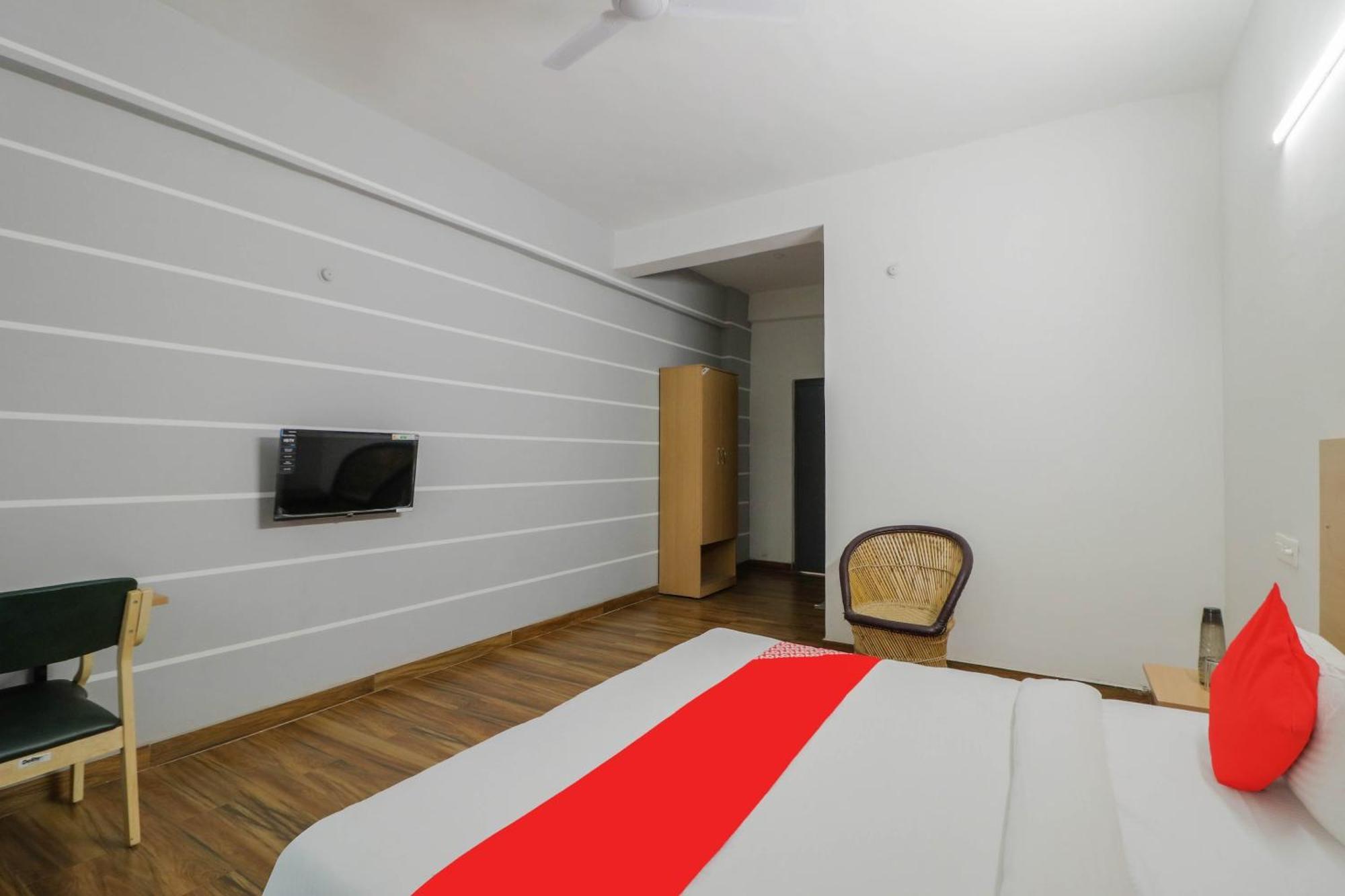 Townhall Bhiwadi Dış mekan fotoğraf