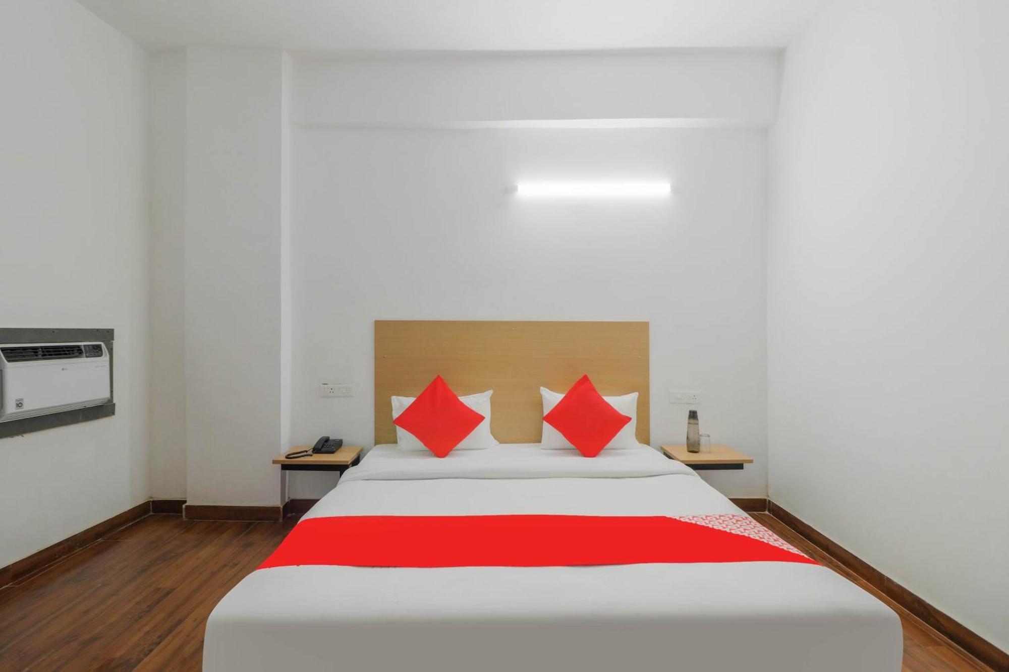 Townhall Bhiwadi Dış mekan fotoğraf